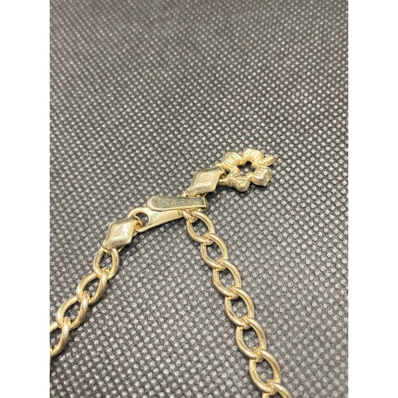 Vintage gold tone & plastic flower necklace - Picture 3 of 4
